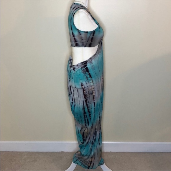 💙4/$25💙 FashionNova cutout dress - Picture 2 of 7